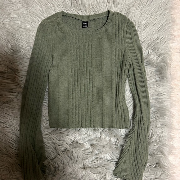 Shein Green knit bell sleeved sweater - Picture 1 of 1